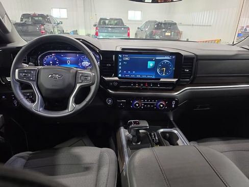Used 2025 Chevrolet Silverado 1500 RST AWD/4WD image 9