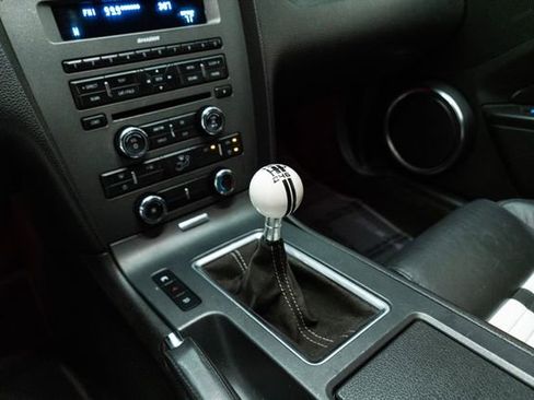 Used 2010 Ford Mustang Shelby GT500 image 26