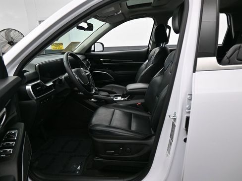 Used 2024 Kia Telluride S w/ S Sunroof Package FWD image 11