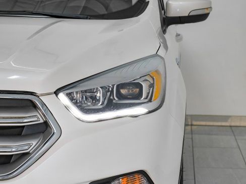 Used 2019 Ford Escape Titanium image 43