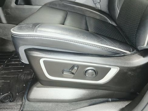 Used 2022 RAM 1500 Laramie AWD/4WD image 17