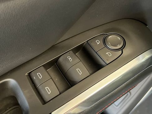 Used 2024 Chevrolet Traverse Z71 w/ Enhanced Driving Package AWD/4WD image 35