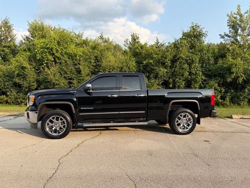 Used 2014 GMC Sierra 1500 SLT w/ SLT Preferred Package AWD/4WD image 2