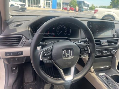 Used 2020 Honda Accord Touring image 16