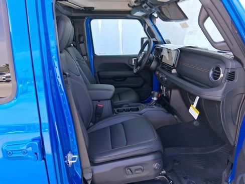 New 2026 Jeep Gladiator Sport image 25