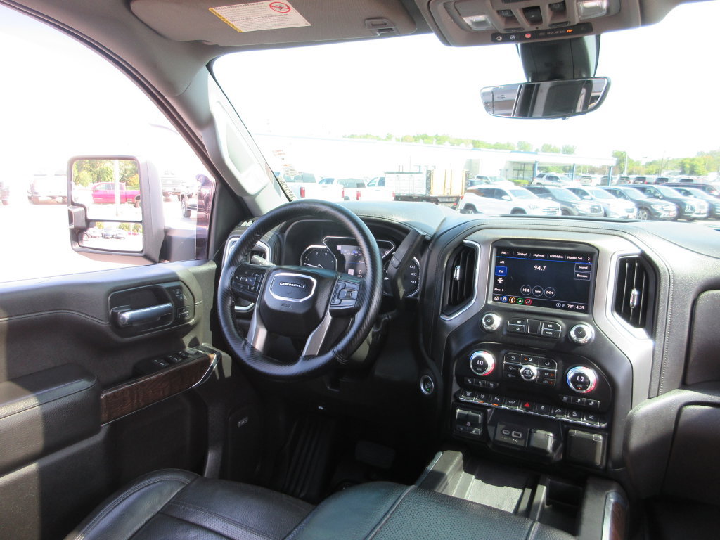 Used 2023 GMC Sierra 2500 Denali w/ Denali Black Diamond Edition AWD/4WD image 30