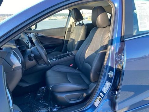 Used 2018 MAZDA MAZDA3 Grand Touring w/ Premium Equipment Package FWD image 17