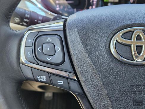 Used 2014 Toyota Avalon XLE Touring FWD image 21