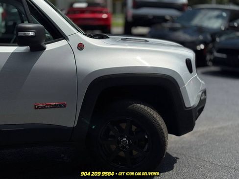 Used 2017 Jeep Renegade Trailhawk AWD/4WD image 8