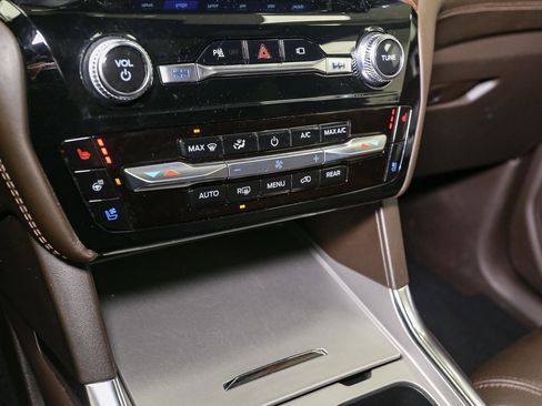 Used 2022 Ford Explorer King Ranch image 35