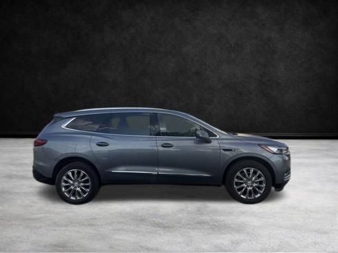Used 2021 Buick Enclave Essence image 5