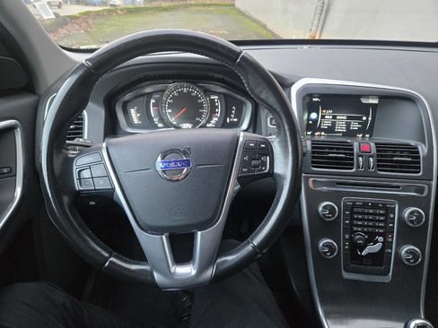 Used 2016 Volvo XC60 T5 Premier image 13