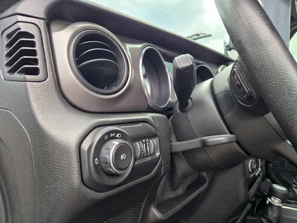 Used 2021 Jeep Wrangler Sport AWD/4WD image 28