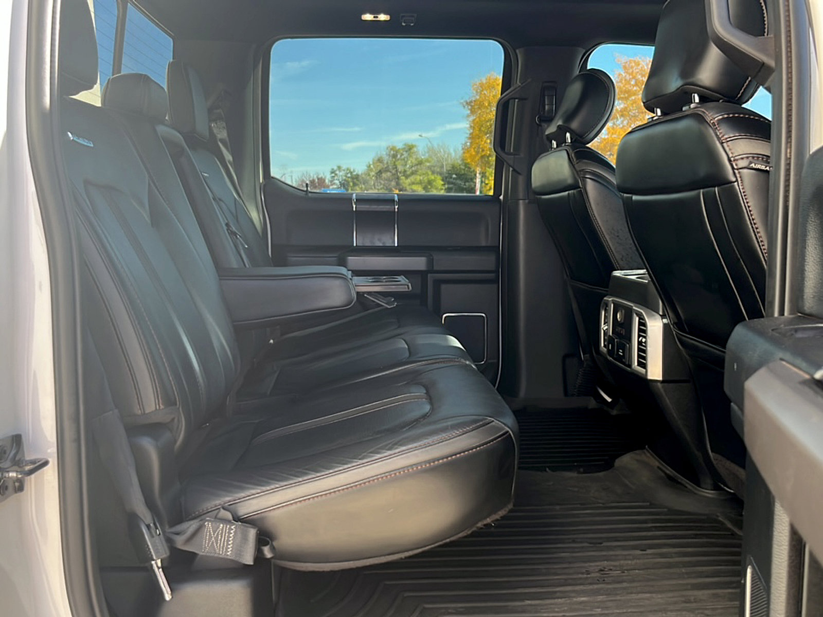 Used 2019 Ford F150 Platinum w/ Technology Package AWD/4WD image 19