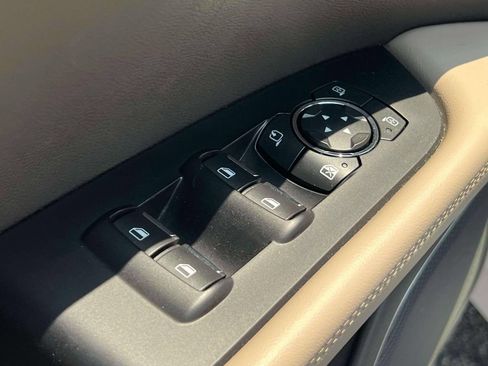 Used 2022 Lincoln Nautilus AWD w/ Premium Package image 20