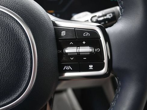 Certified 2026 Kia Carnival SX Prestige FWD image 26