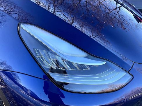 Used 2021 Tesla Model Y Long Range image 25