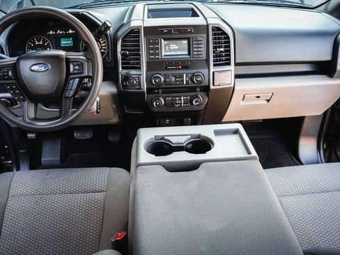 Used 2017 Ford F150 XLT image 31