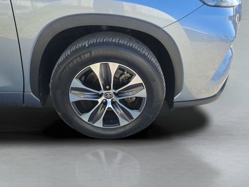 Used 2023 Toyota Highlander XLE image 34