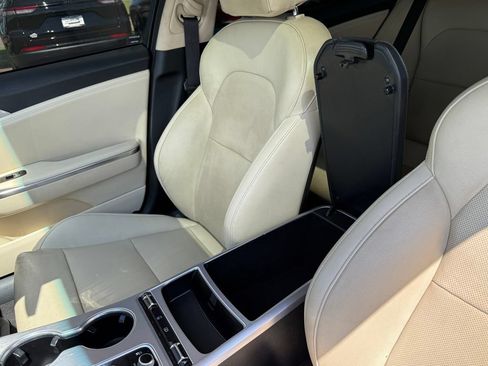 Used 2022 Kia Stinger GT1 RWD image 34