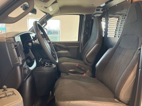 Used 2024 GMC Savana 2500 w/ Driver Convenience Package image 10
