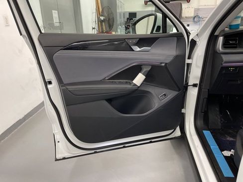 New 2026 Volkswagen Tiguan SE image 26