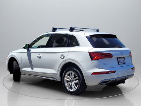 Used 2020 Audi Q5 2.0T Premium w/ Convenience Package image 5