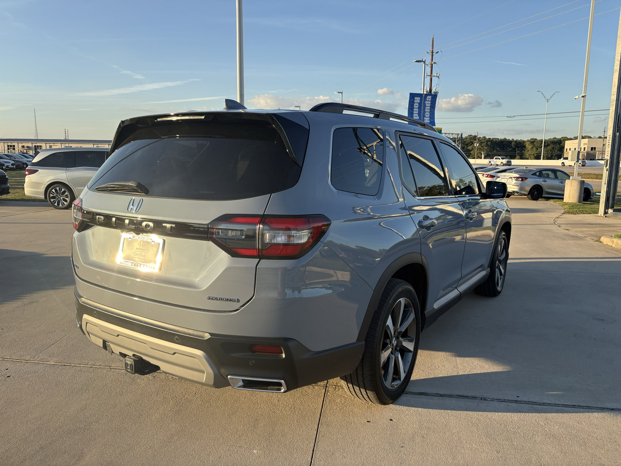Used 2024 Honda Pilot Touring image 7