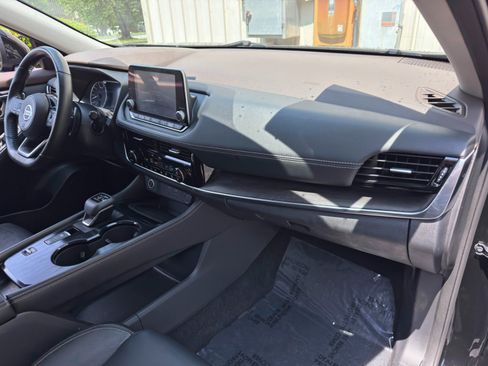 Used 2021 Nissan Rogue SL FWD image 12