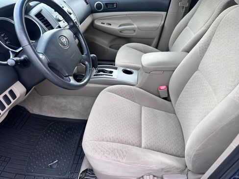Used 2005 Toyota Tacoma 4x4 Double Cab w/ SR5 Pkg #8 image 5