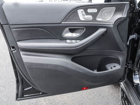 Used 2021 Mercedes-Benz GLS 450 4MATIC image 27