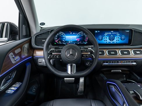 New 2026 Mercedes-Benz GLS 450 4MATIC image 17