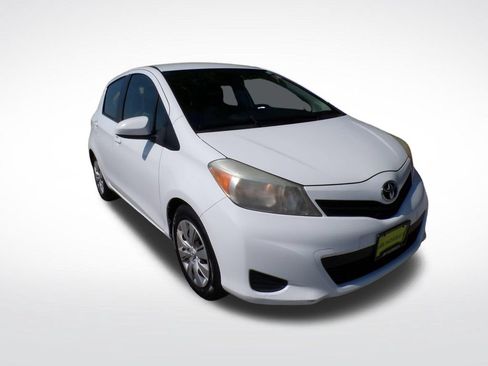 Used 2014 Toyota Yaris LE FWD image 7
