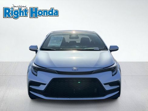 Used 2025 Toyota Corolla SE FWD image 9