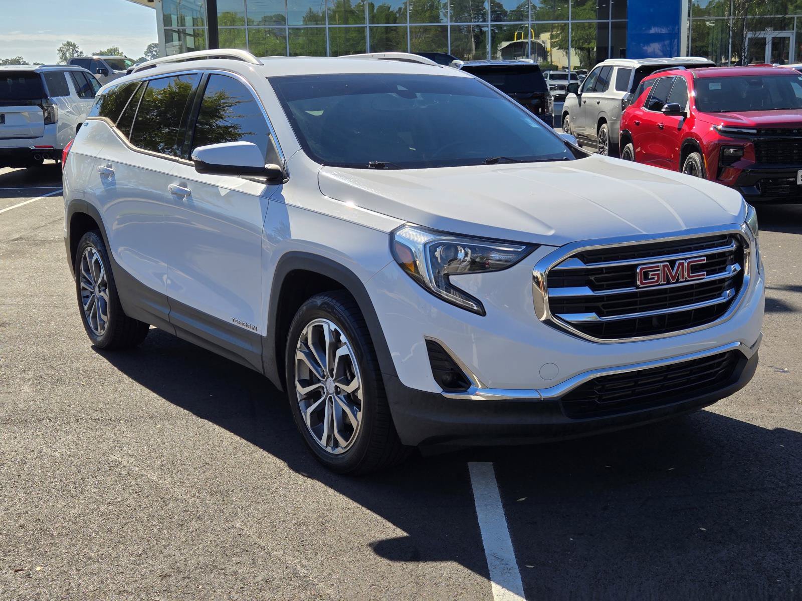 Used 2019 GMC Terrain SLT w/ Preferred Package FWD image 3