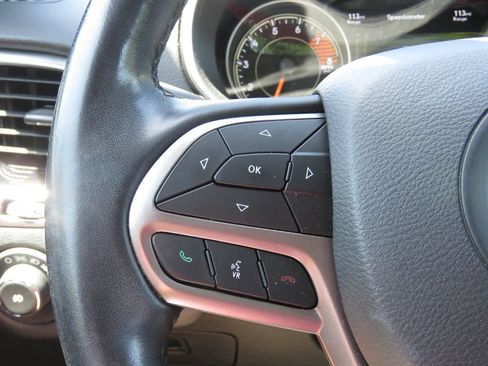 Used 2020 Jeep Cherokee Limited AWD/4WD image 22