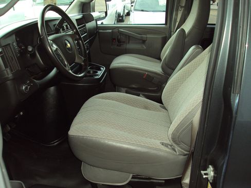 Used 2017 Chevrolet Express 2500 LS image 16