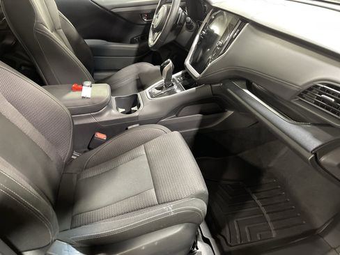 Used 2020 Subaru Outback Premium image 13