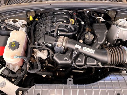 Used 2023 Jeep Grand Cherokee Limited RWD image 14