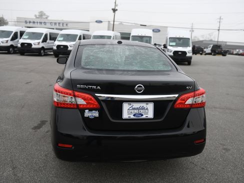 Used 2015 Nissan Sentra SV image 10