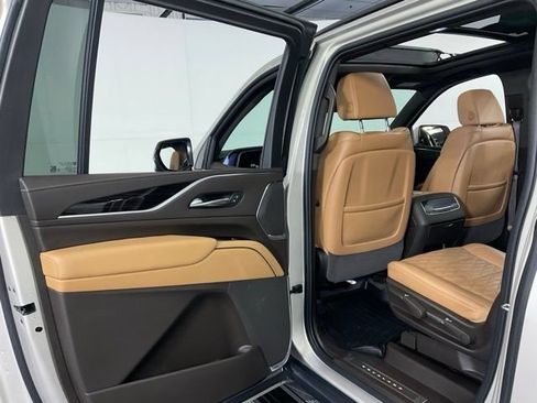 Used 2023 Cadillac Escalade ESV Sport w/ Touring Package AWD/4WD image 28