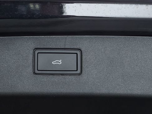 New 2026 Volkswagen Tiguan SE R-Line image 30