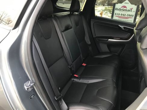 Used 2016 Volvo XC60 T5 Premier w/ Proximity Package image 54