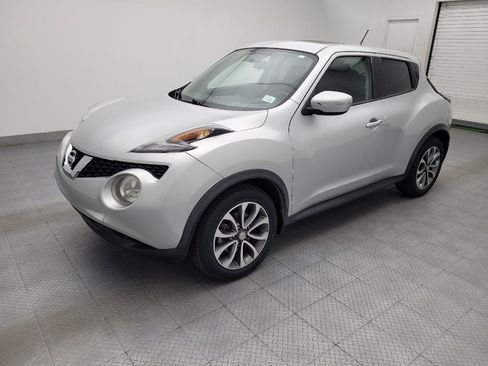 Used 2017 Nissan Juke SV AWD/4WD image 2