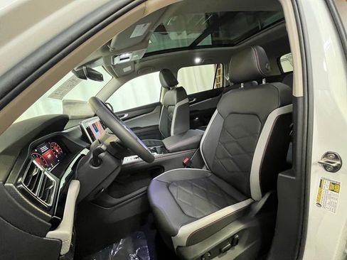 New 2026 Volkswagen Atlas Peak Edition AWD/4WD image 10