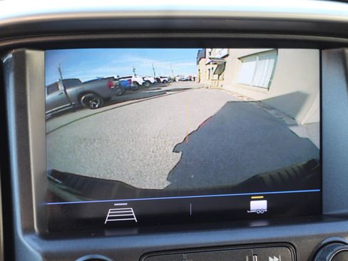 Used 2022 Chevrolet Colorado LT w/ LT Convenience Package image 19