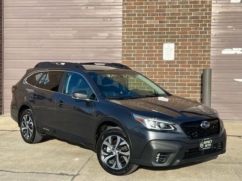 Used 2021 Subaru Outback Limited image 2