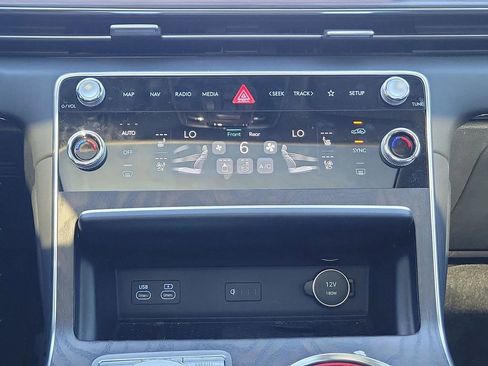 Used 2025 Genesis GV80 2.5T Advanced AWD/4WD image 14