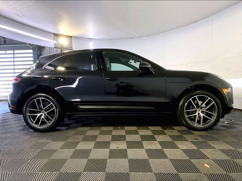 Certified 2025 Porsche Macan image 8