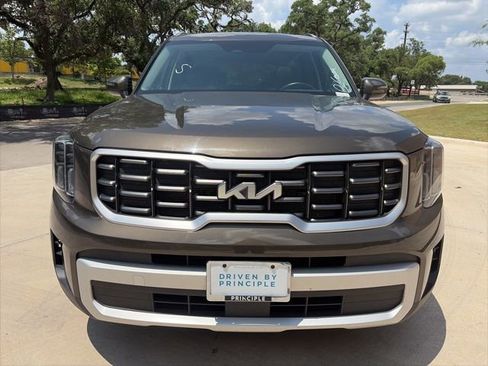Used 2025 Kia Telluride S FWD image 6